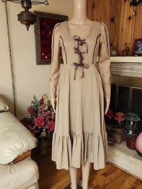 Dreamy 70s Gunne Sax Prairie Dress Corduroy-Style Bodice Size 8
